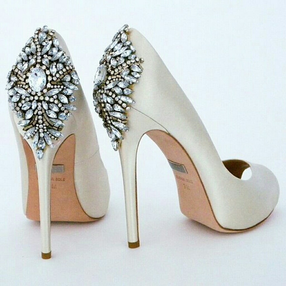 *Badgley Mischka Jewel Back Heels* - Picture 4 of 6
